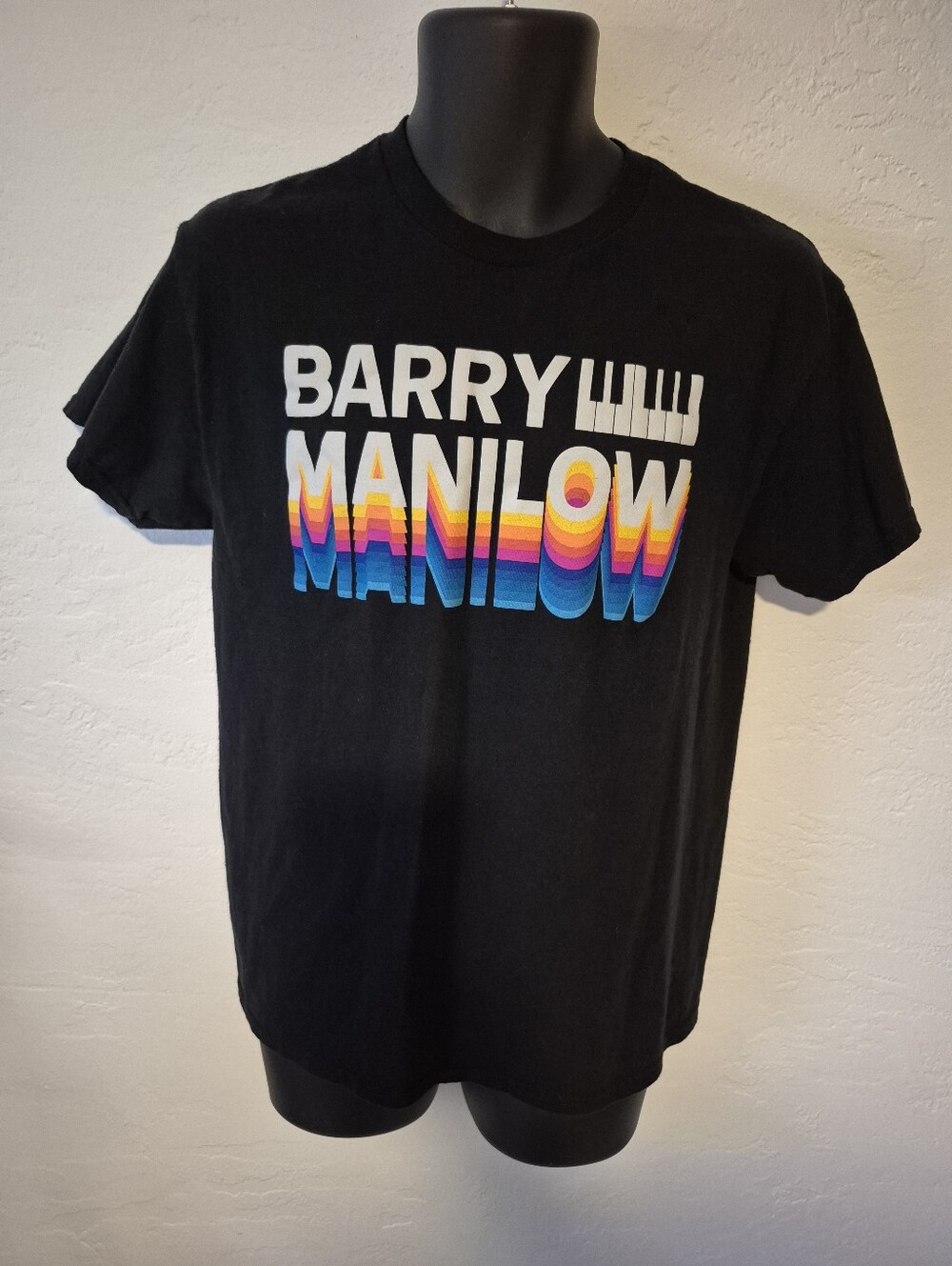 Gildan Barry Manilow Tee M
